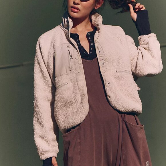 Hit The Slopes Fleece Jacket Color Muted Beige - Picture 1 of 5